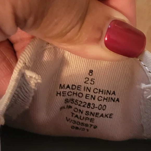 NWT Old Navy Canvas Slip-On Sneakers For Women Cotton Canvas - Picture 8 of 10